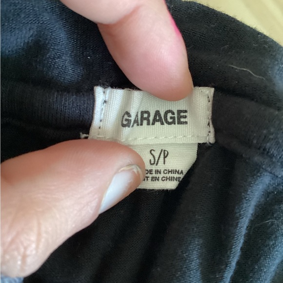 Sleeveless Pullover With Hood - Picture 2 of 2